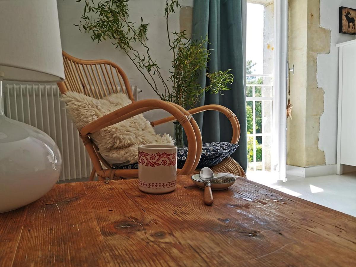 Quatre Chats Sous Un Pin Le Thoureil Exteriör bild