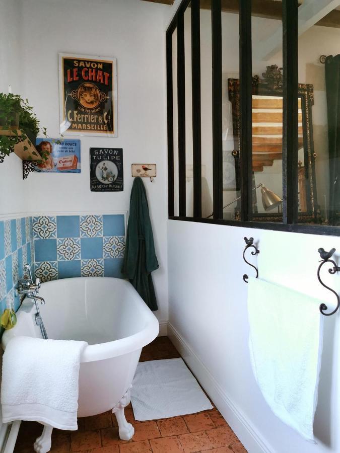 Quatre Chats Sous Un Pin Le Thoureil Exteriör bild